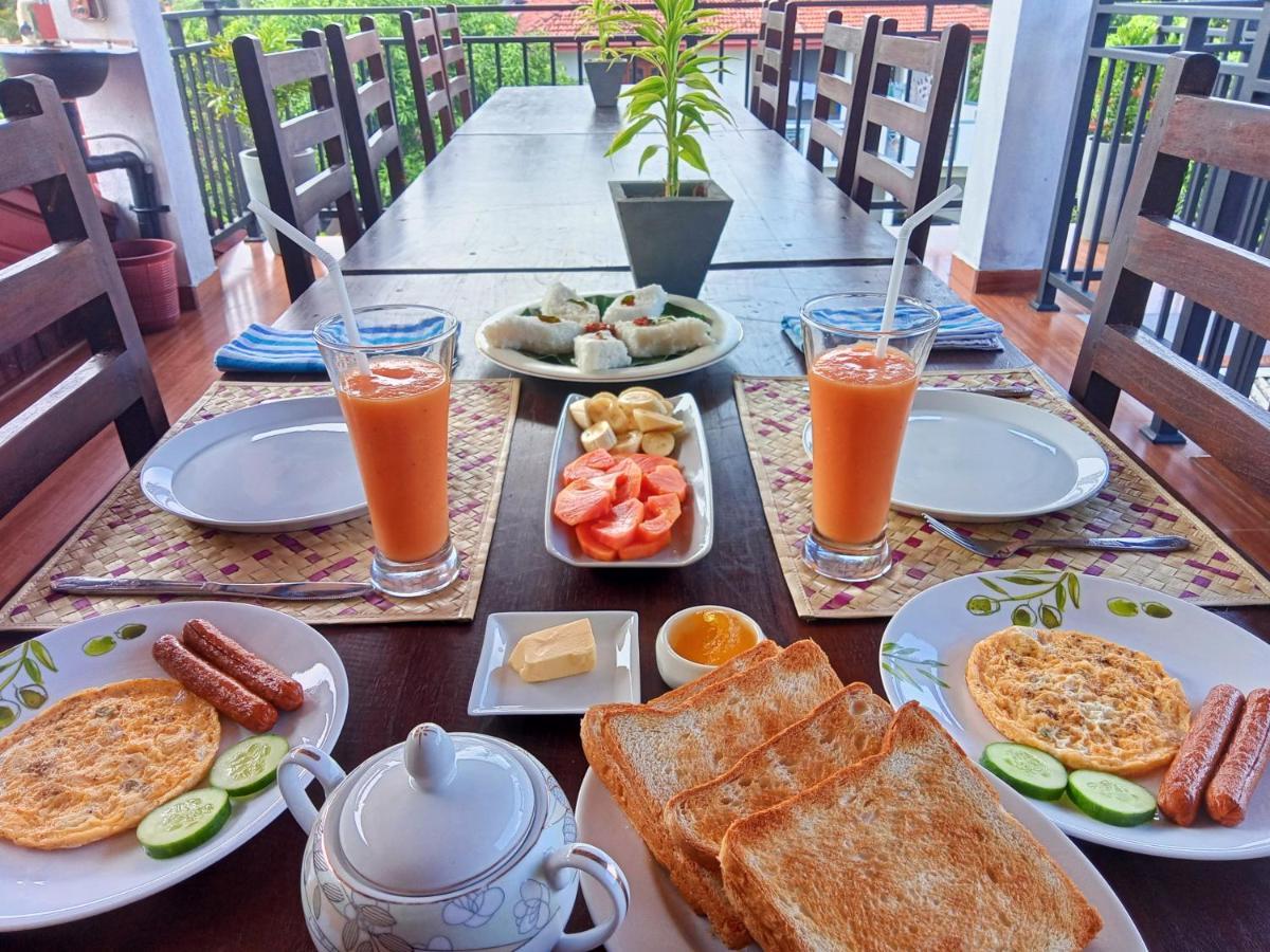 Ayubowan Homestay 카투나야크 외부 사진