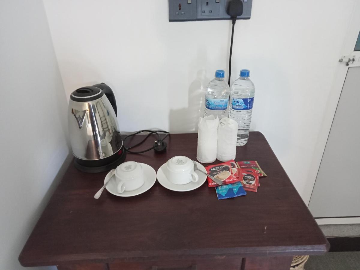 Ayubowan Homestay 카투나야크 외부 사진